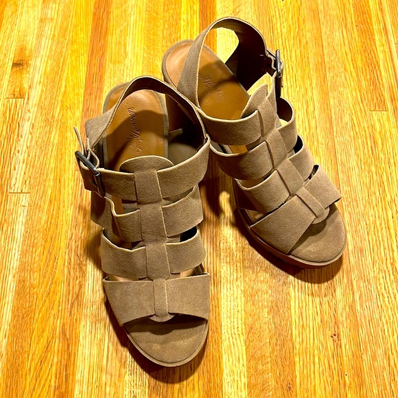 Universal Thread open toe taupe sandals - Picture 1 of 6